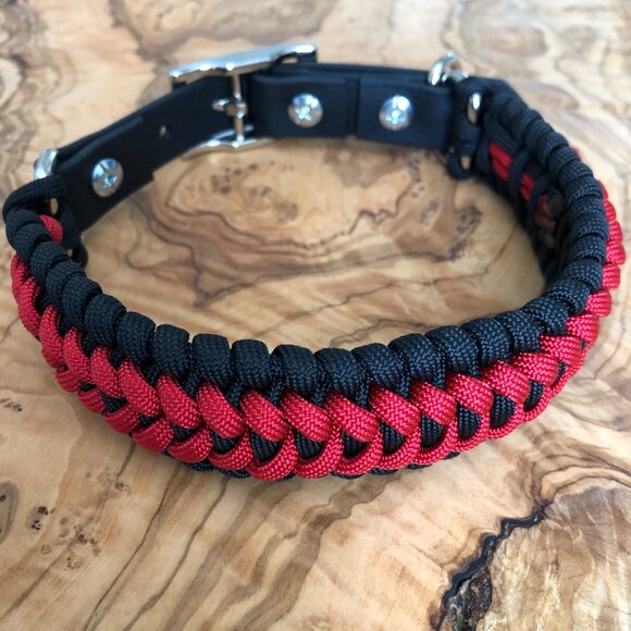 Dog Collar ~ Adjustable 13.5" to 16" ~ Black and Red Paracord ~ Handmade in USA - Picture 1 of 7